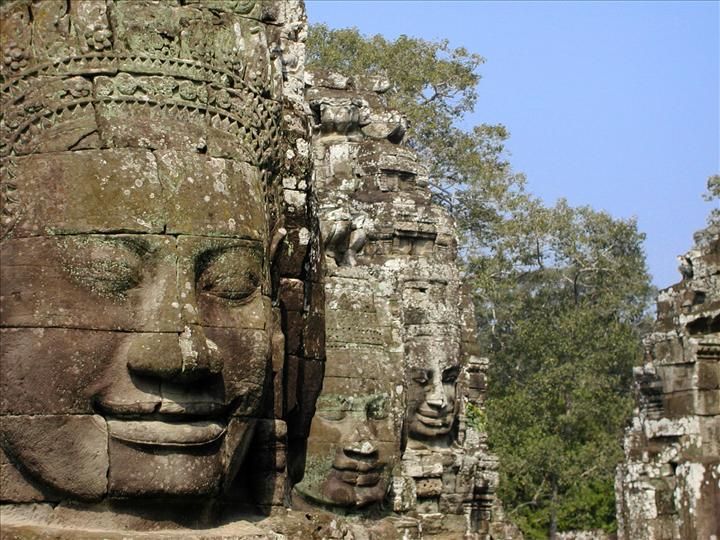 Каменные лица в Ангкор-Ват